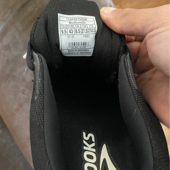Brooks Ghost 17 Running Shoes - Black/White - Men’s size 9.5